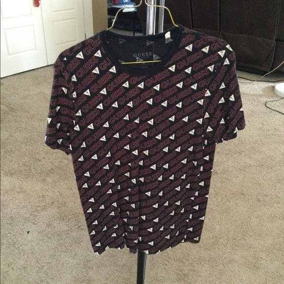 Guess T-Shirt - Picture 1 of 5